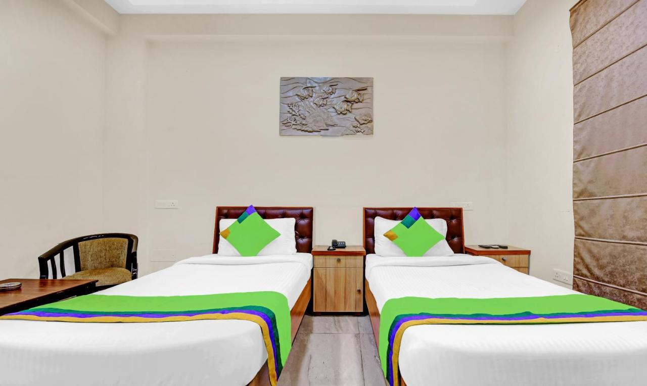 Treebo Sai Village Gold Souk - Sec 43 Gurgaon Exterior photo