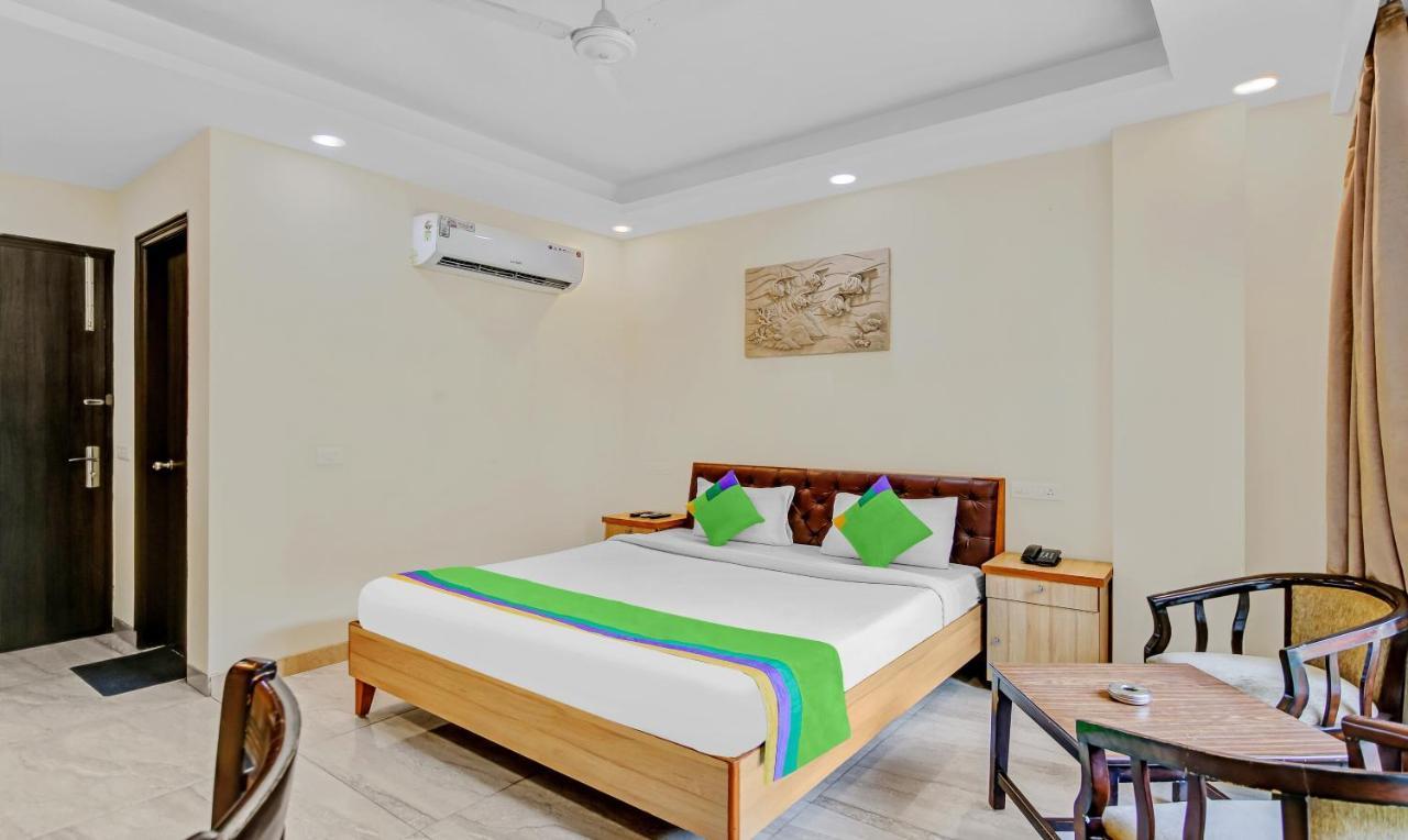 Treebo Sai Village Gold Souk - Sec 43 Gurgaon Exterior photo