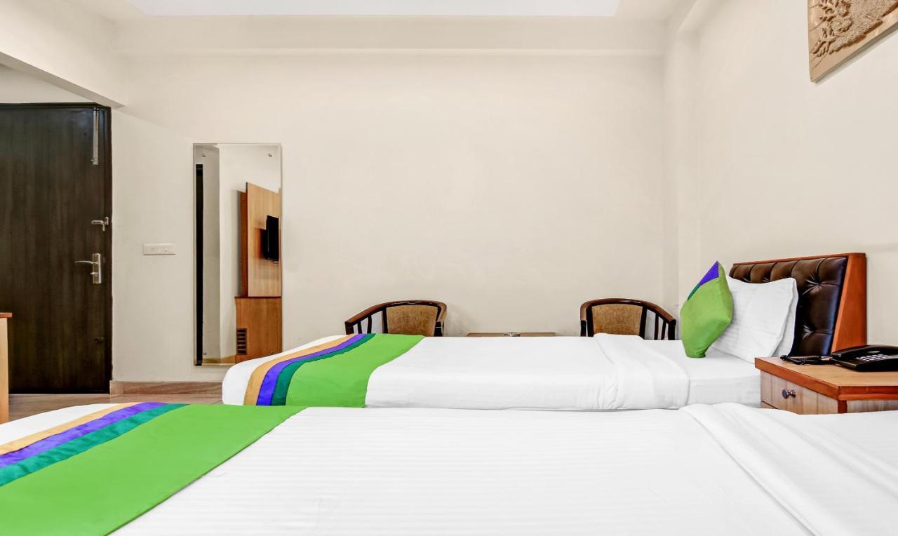 Treebo Sai Village Gold Souk - Sec 43 Gurgaon Exterior photo