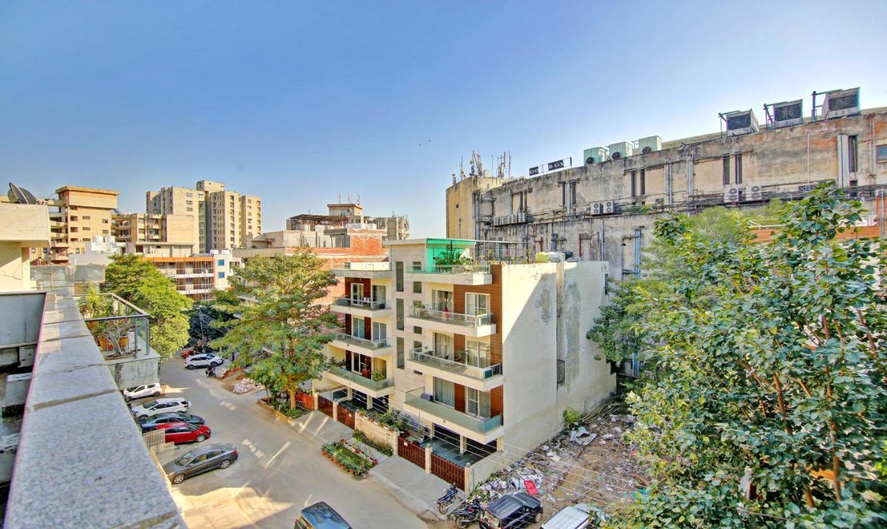 Treebo Sai Village Gold Souk - Sec 43 Gurgaon Exterior photo