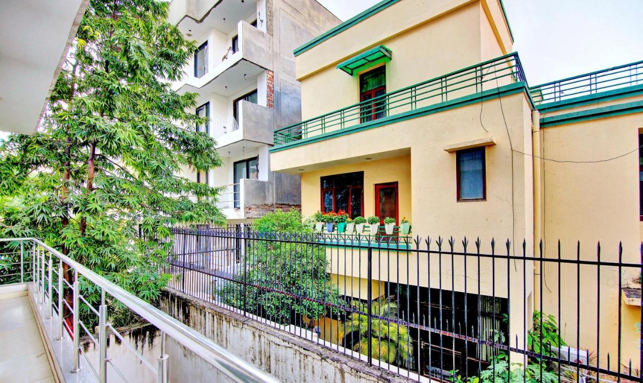 Treebo Sai Village Gold Souk - Sec 43 Gurgaon Exterior photo