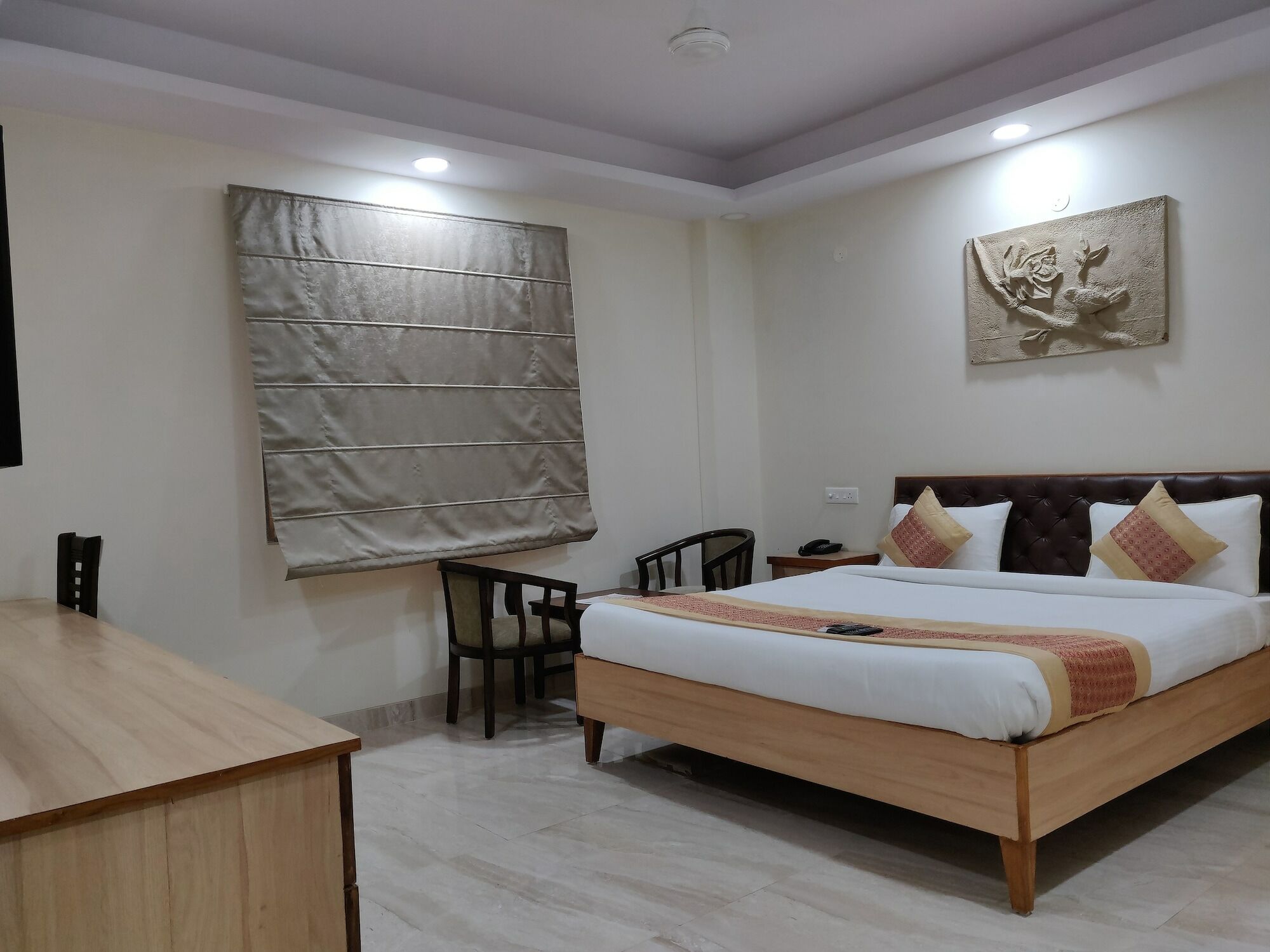 Treebo Sai Village Gold Souk - Sec 43 Gurgaon Exterior photo